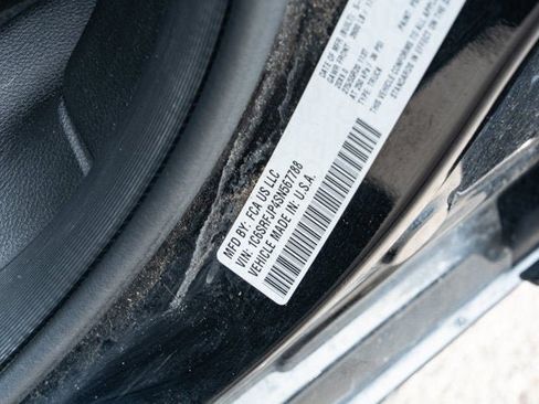 Used 2025 RAM 1500 Laramie AWD/4WD image 9