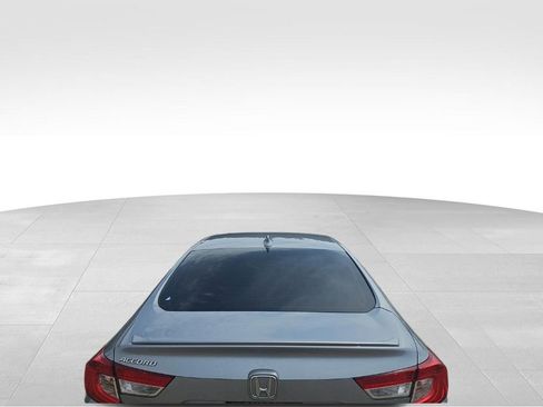 Used 2018 Honda Accord Sport image 8