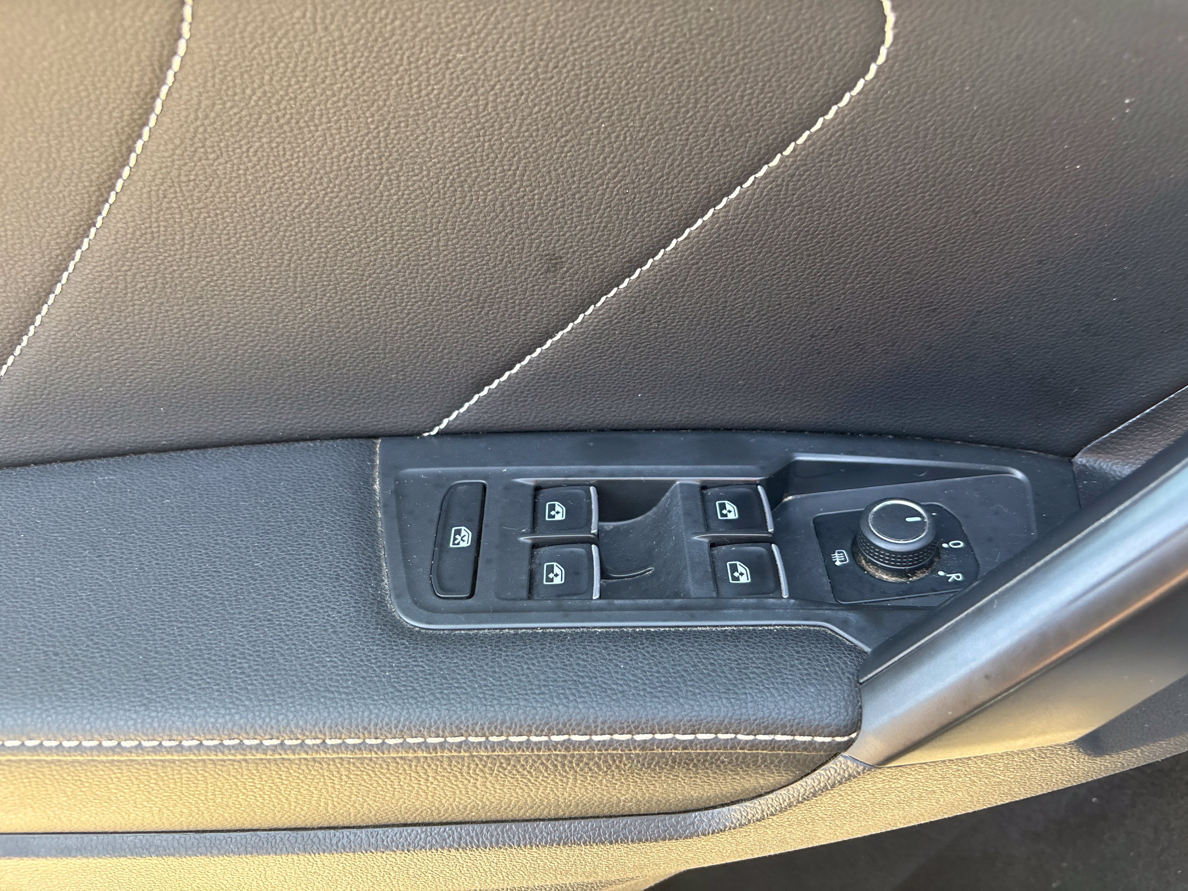 Used 2023 Volkswagen Tiguan SE FWD image 21
