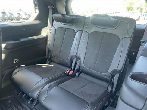 Certified 2025 Jeep Grand Cherokee L Altitude AWD/4WD image 22