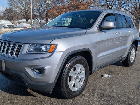 Used 2015 Jeep Grand Cherokee Laredo w/ Quick Order Package 23E RWD image 3