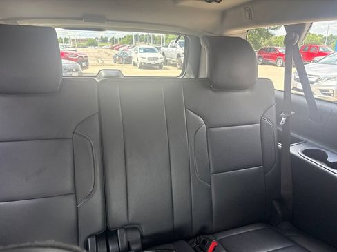 Used 2017 Chevrolet Suburban LT w/ LT Signature Package AWD/4WD image 42