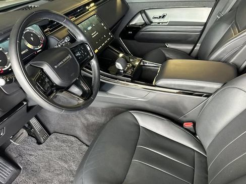 Used 2025 Land Rover Range Rover Sport Dynamic SE AWD/4WD image 9