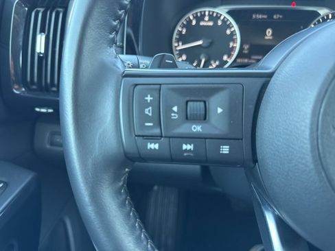 Used 2024 Nissan Pathfinder SV image 13