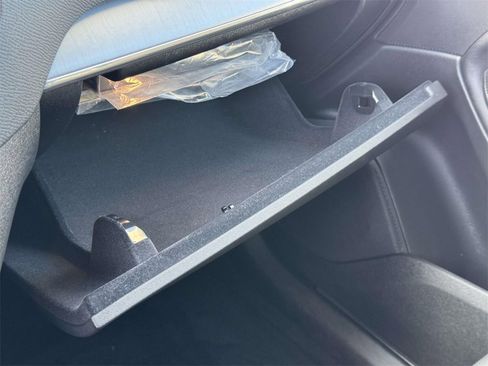 Certified 2024 Volvo XC90 B5 Core w/ Protection Package Premier image 31