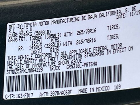 Used 2020 Toyota Tacoma TRD Off-Road w/ Technology Package AWD/4WD image 29