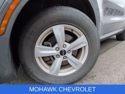 Used 2023 Kia Sorento LX AWD/4WD image 7