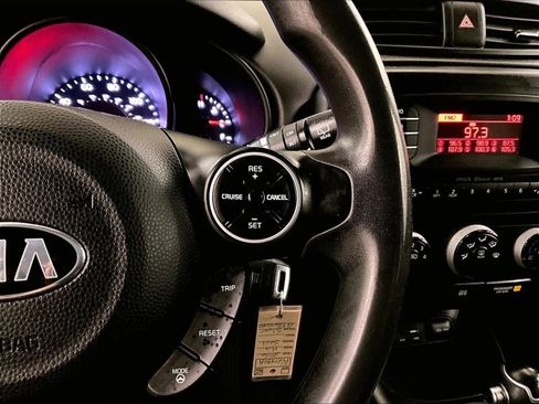 Used 2016 Kia Soul FWD image 18