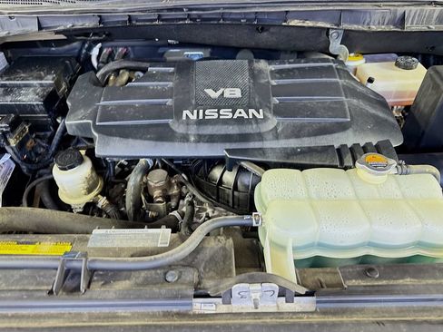 Used 2017 Nissan Titan SL w/ Chrome Package RWD image 39