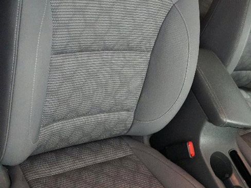 Used 2017 Kia Niro LX image 9