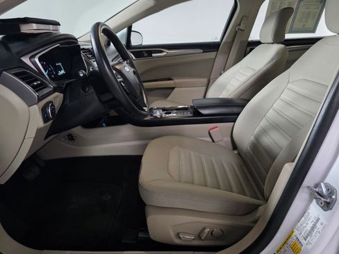 Used 2019 Ford Fusion SE FWD image 15