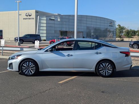 Certified 2024 Nissan Altima 2.5 SV image 3