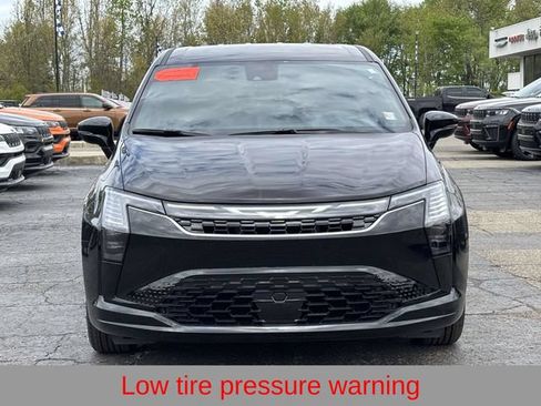 New 2027 Chrysler Pacifica Select FWD image 32
