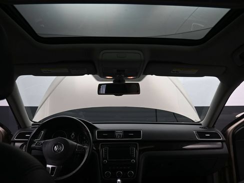 Used 2015 Volkswagen Passat TDI SEL Premium FWD image 15