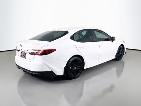 Certified 2025 Toyota Camry SE image 5