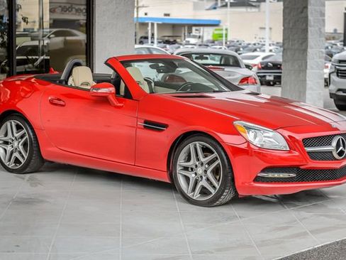 Used 2015 Mercedes-Benz SLK 250 image 5