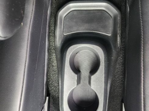 Used 2021 Toyota Highlander XLE image 13