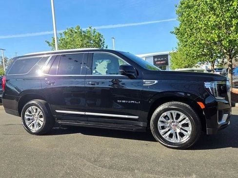 Used 2023 GMC Yukon Denali AWD/4WD image 3