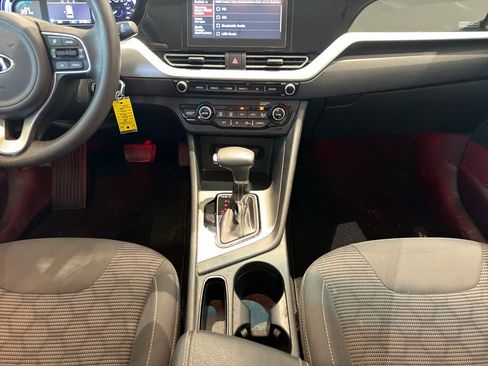 Used 2020 Kia Niro LX image 17