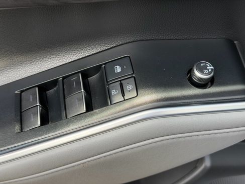 Used 2022 Toyota Highlander Platinum AWD/4WD image 25