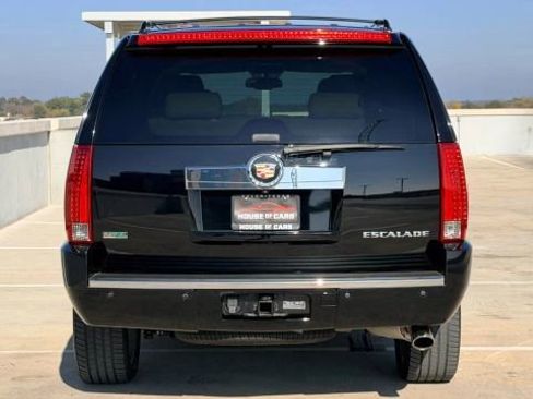 Used 2012 Cadillac Escalade Luxury image 8