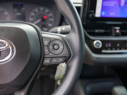 Used 2025 Toyota Corolla LE FWD image 13