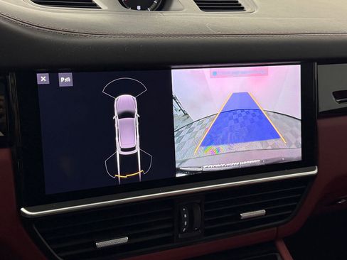 Used 2021 Porsche Cayenne image 25