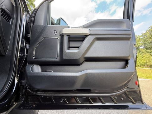 Used 2019 Ford F350 Lariat w/ Chrome Package AWD/4WD image 23