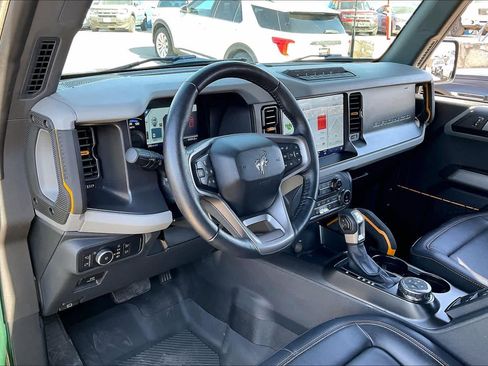 Used 2022 Ford Bronco Badlands image 16