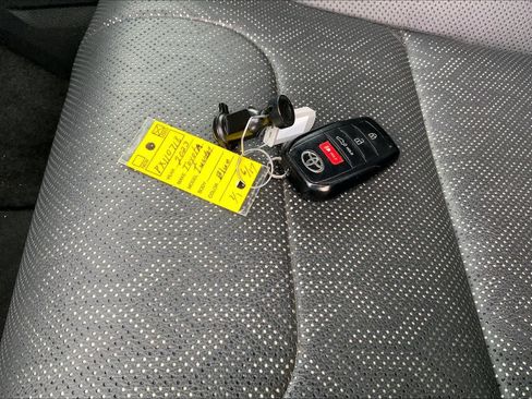 Used 2023 Toyota Tundra Limited AWD/4WD image 15