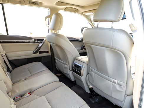 Used 2015 Lexus GX 460 w/ Premium Package image 36