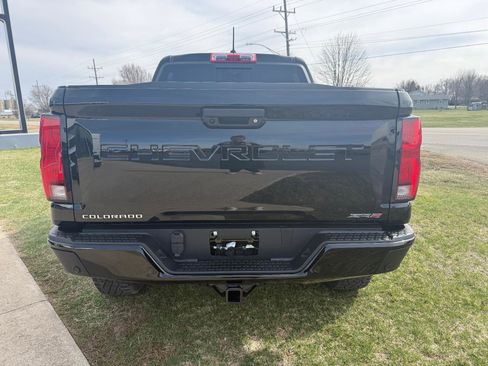 New 2026 Chevrolet Colorado ZR2 w/ Technology Package AWD/4WD image 6