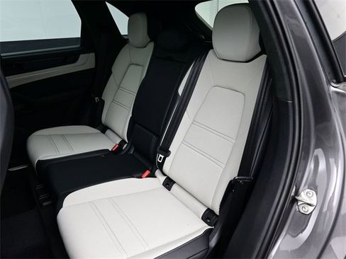 New 2026 Porsche Cayenne S image 18