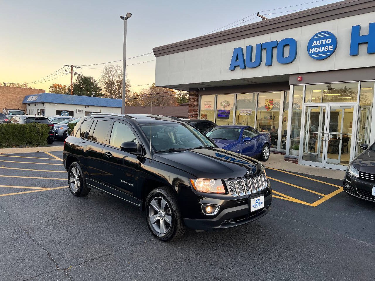 Used 2017 Jeep Compass High Altitude AWD/4WD image 3