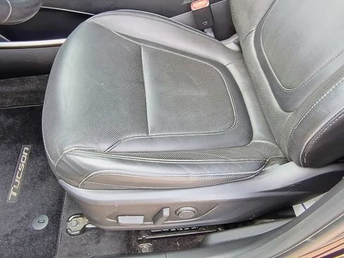 Used 2022 Hyundai Tucson Limited AWD/4WD image 29