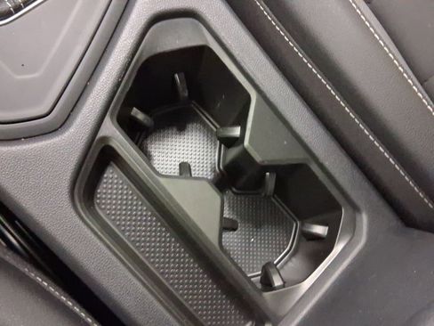 Used 2022 Volkswagen Taos SE image 24