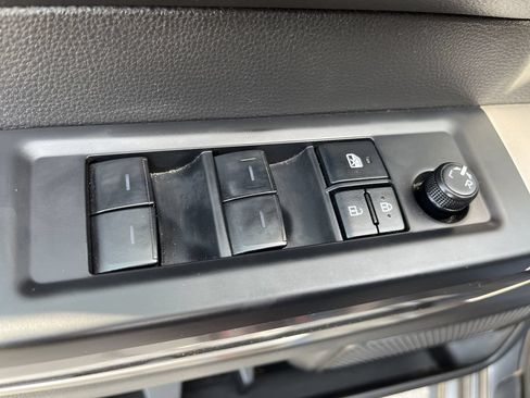 Used 2025 Toyota Tundra SR5 AWD/4WD image 18