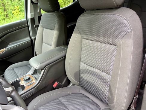 Used 2023 GMC Acadia SLE w/ Driver Convenience Package FWD image 23