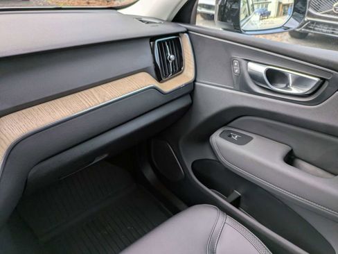 New 2026 Volvo XC60 B5 Core AWD/4WD image 17