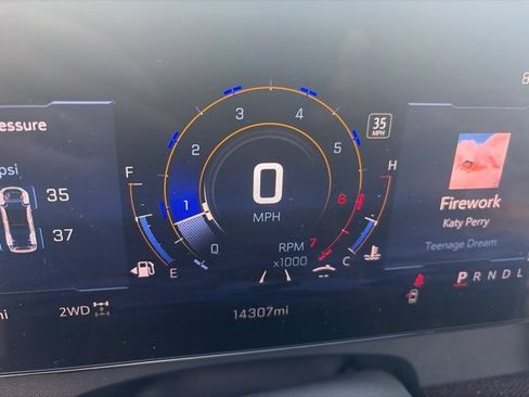 Used 2024 Chevrolet Traverse RS AWD/4WD image 12