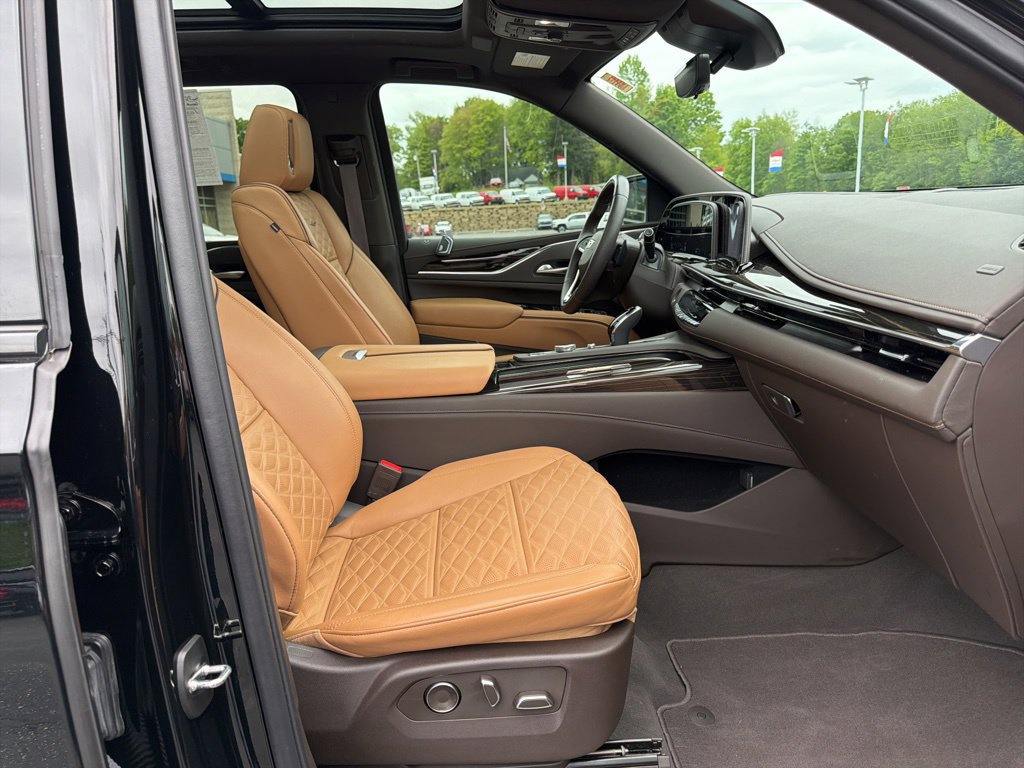Used 2024 Cadillac Escalade ESV Sport AWD/4WD image 33