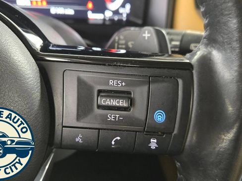Used 2021 Nissan Rogue Platinum AWD/4WD image 14