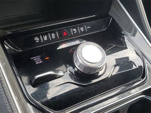 Used 2022 Jeep Wagoneer Series II image 28