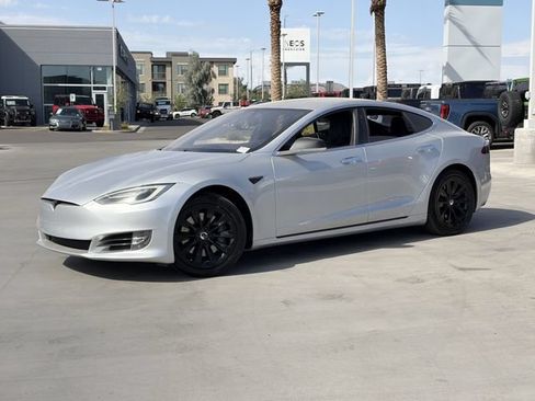 Used 2017 Tesla Model S 75 RWD image 2