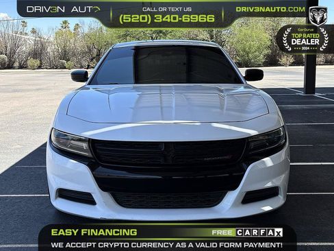 Used 2017 Dodge Charger SE w/ Blacktop Package RWD image 2