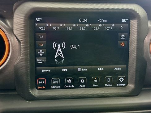 Used 2023 Jeep Gladiator Mojave w/ Cold Weather Group image 15