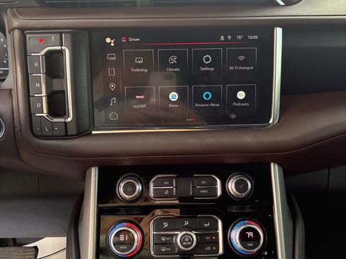 Used 2022 GMC Yukon Denali w/ Denali Premium Package AWD/4WD image 18