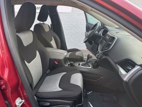 Used 2014 Jeep Cherokee Latitude w/ Comfort/Convenience Group image 10