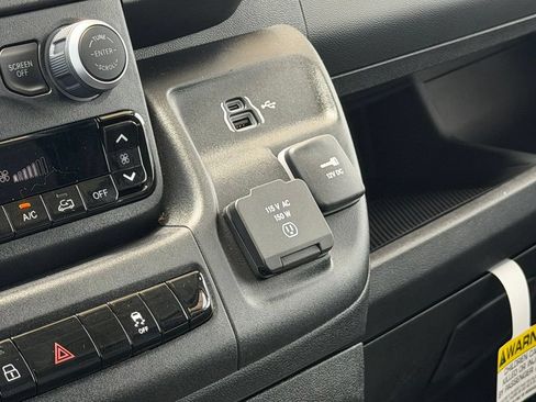 New 2026 RAM ProMaster 3500 w/ Convenience Group FWD image 22
