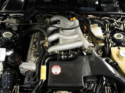 Used 1986 Porsche 944 Turbo image 3